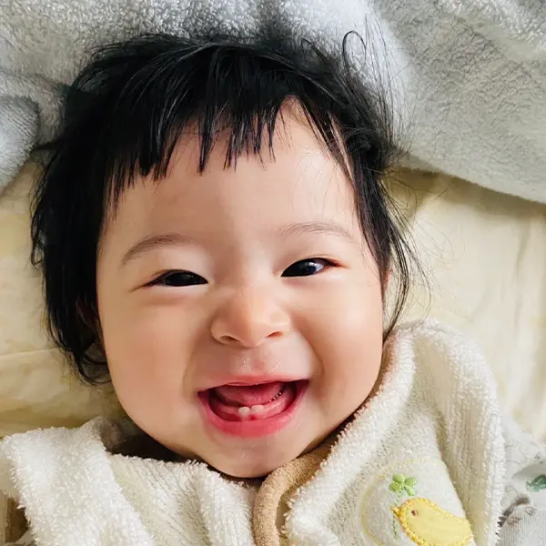 顔の赤ちゃん